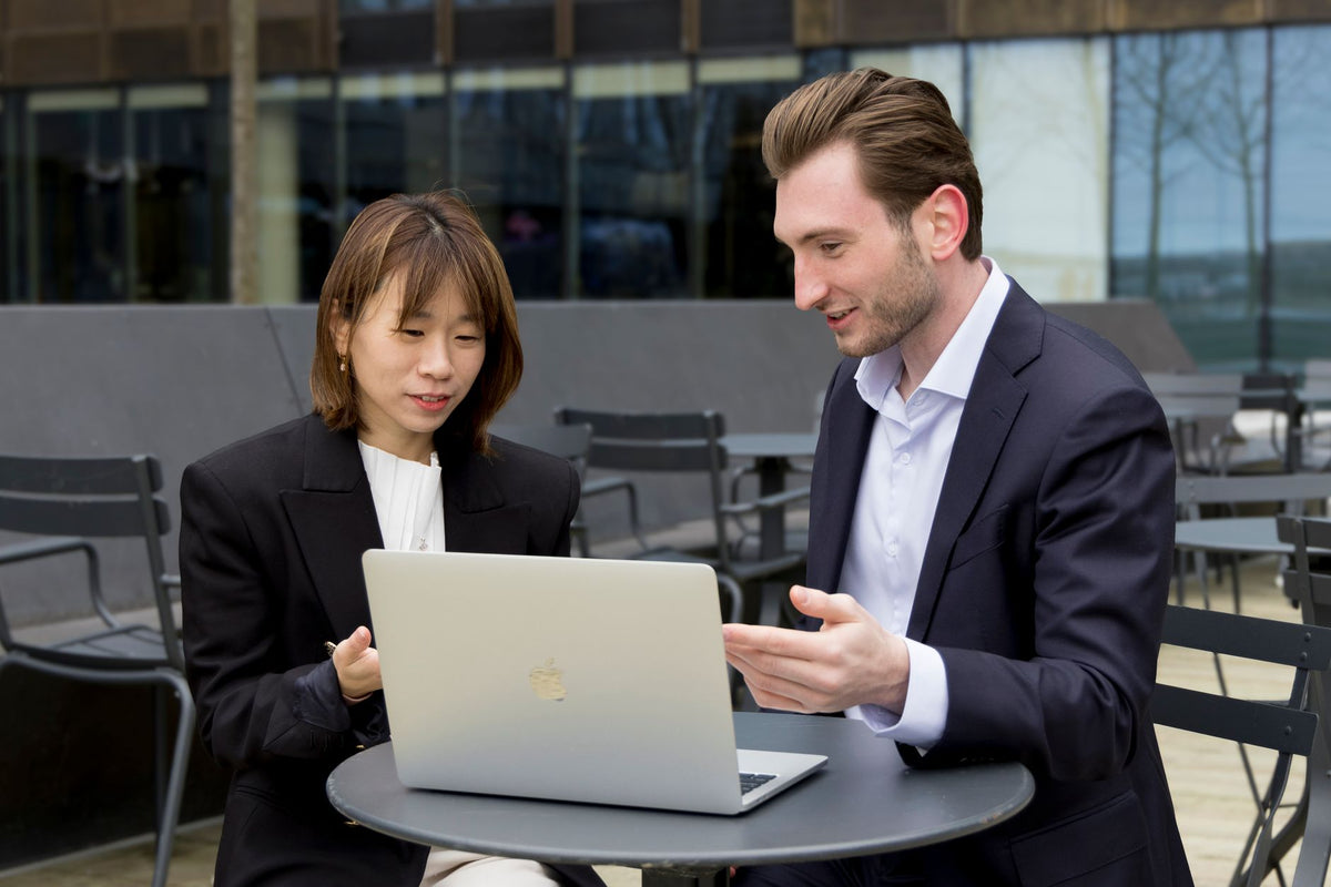 Digital Business Card Australia: How Consultants Share Case Studies - Smart Tap