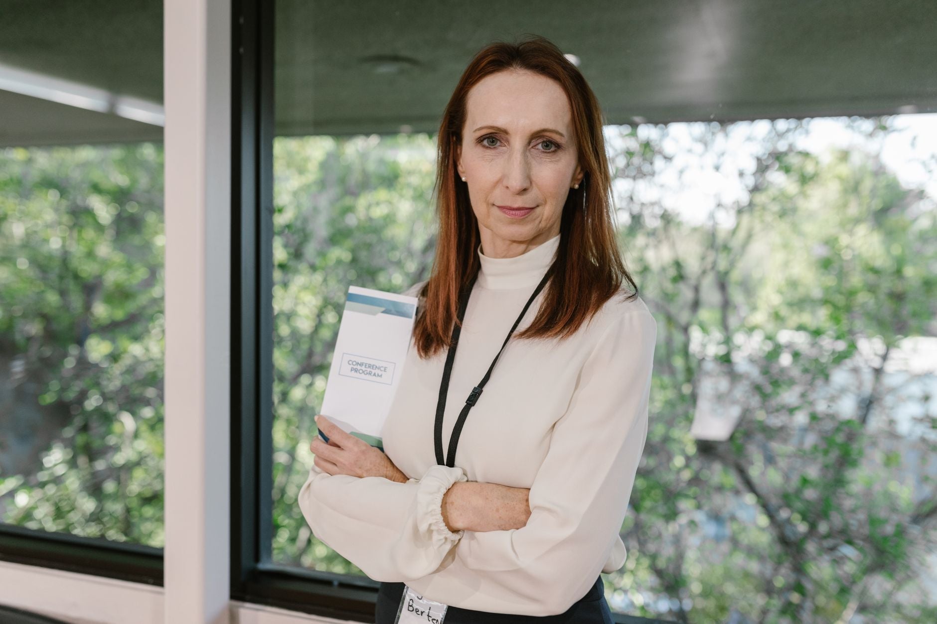 NFC Digital Business Card: How Brisbane Sales Pros Win Leads